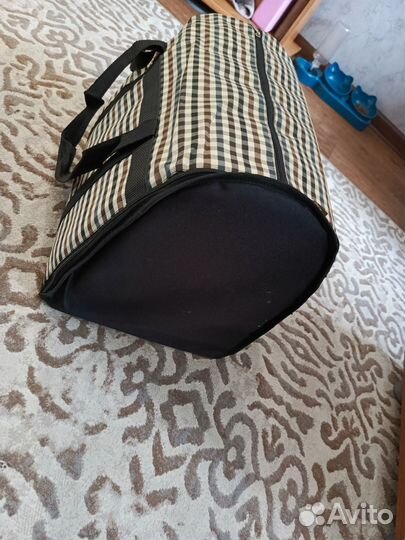 Переноска для кошек и маленьких собак