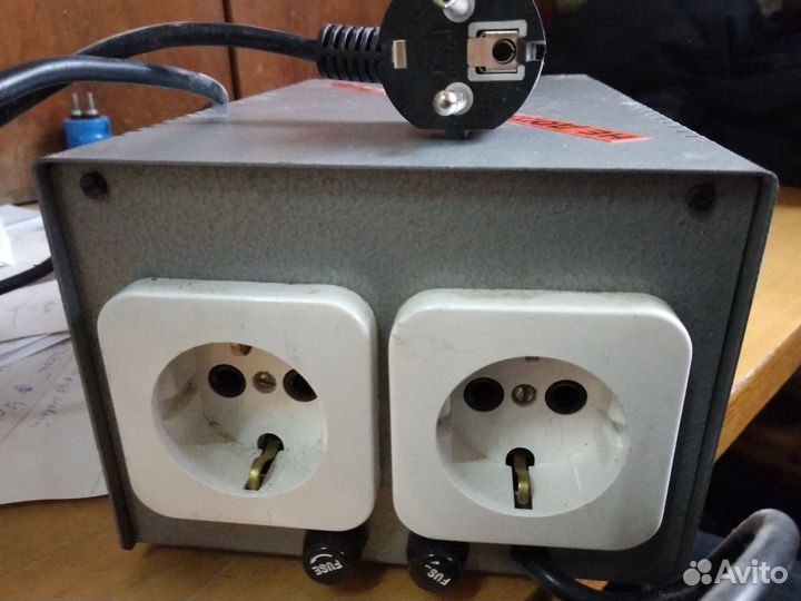 Стаблизиатор напряжения scs-400 и Scs-100