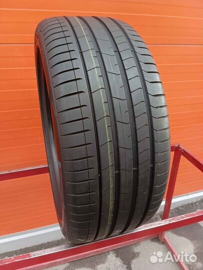 Pirelli P Zero PZ4 275/40 R20 106W