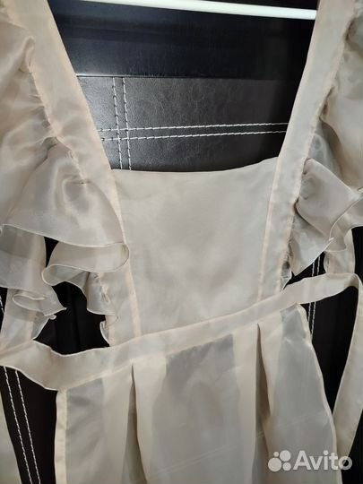 Бежевый школьный фартук