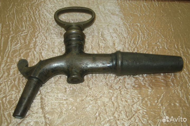 Панно. Композиция. Кран бочковой. 19 век. №2185