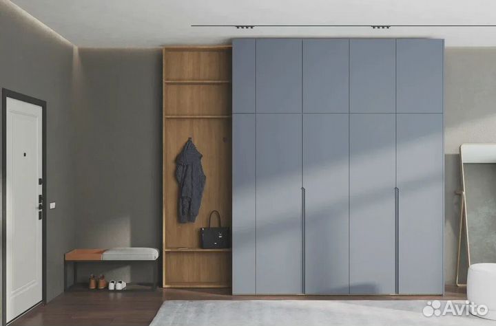 Шкаф трехстворчатый