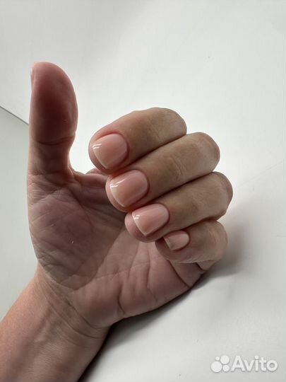 Модель на маникюр