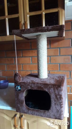 Домик для кошки с когтеточкой б/у