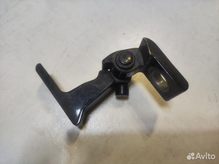 Петля двери передней правой нижняя Audi A6 C7 4G5
