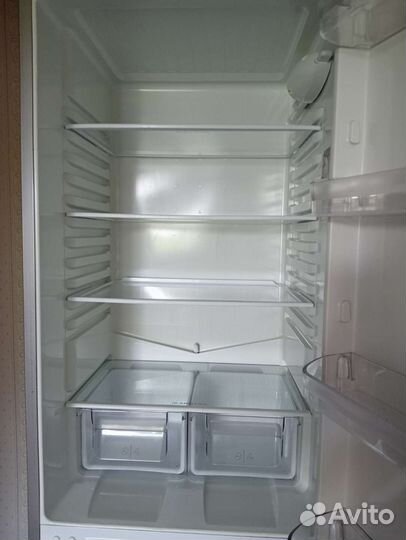 Холодильник hotpoint ariston бу