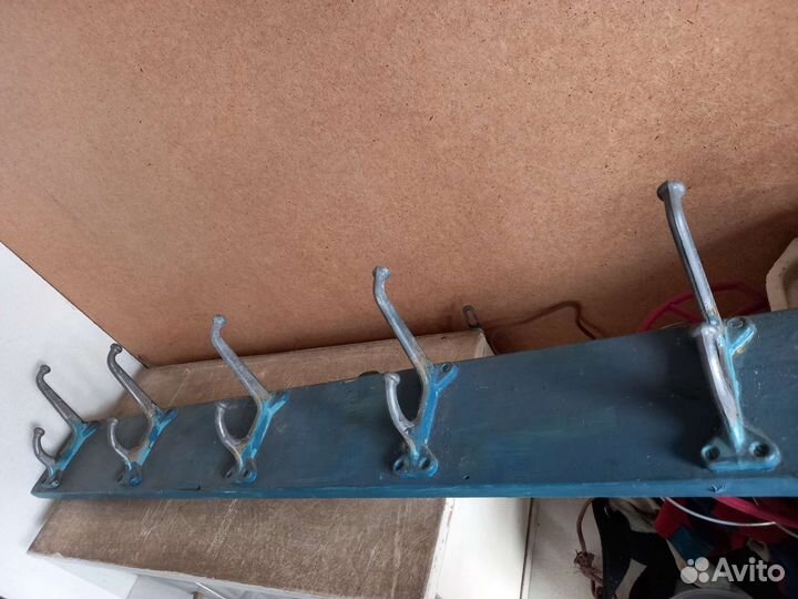 Вешалка настенная деревянная