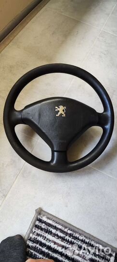 Продам руль на Peugeot 307