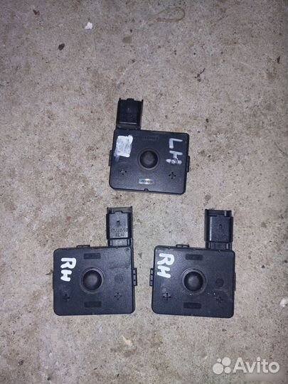 Датчик свободные руки правый Fluence Megane 3