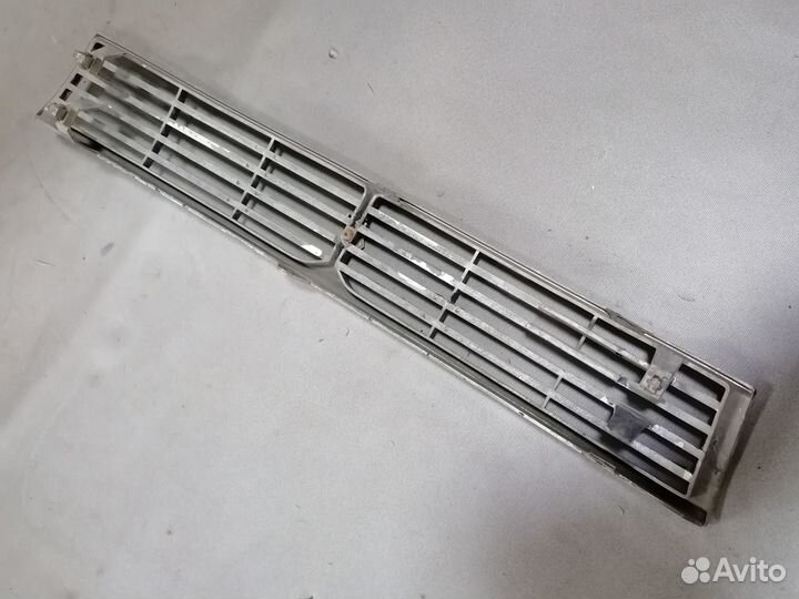 Решетка радиатора Mitsubishi Mirage 1991 4G15