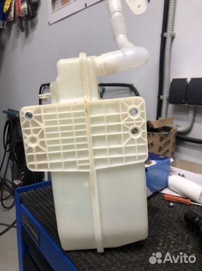 Бочек омывателя volkswagen caddy 3