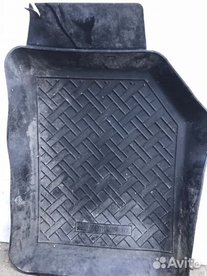 Коврик. Автомобильный напольный