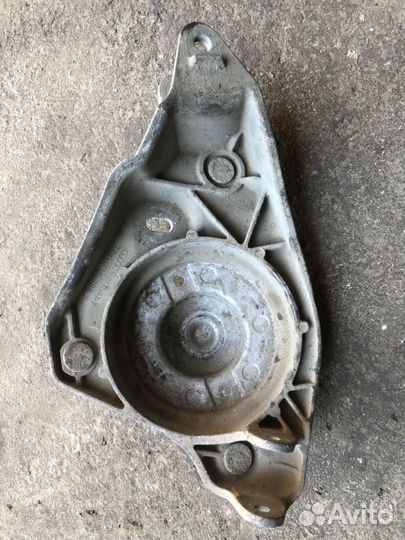 Кронштейн амортизатора Audi A8 D2