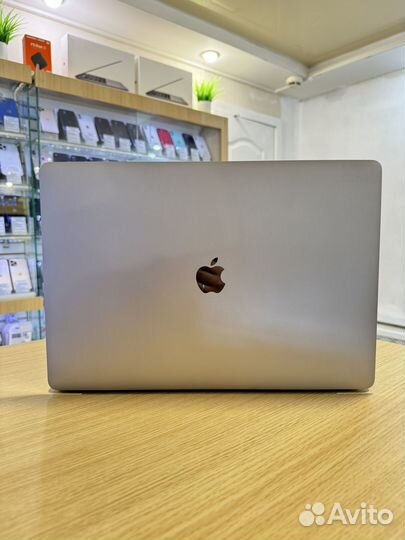 MacBook Pro 16 2019