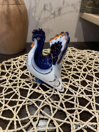 Статуэтка фарфор