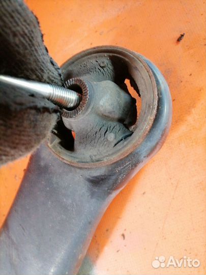 Рычаг передний правый Toyota Corolla runx NZE121