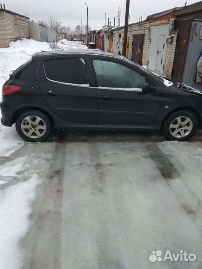 Разбор (б/у Запчасти) Peugeot 206 2004 год 1.4
