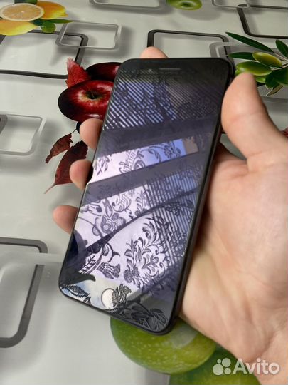 Продам iPhone 8 Plus, 64 g