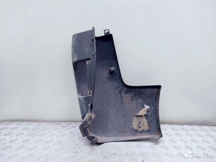 Клык бампера задний левый Renault Trafic 2 2005