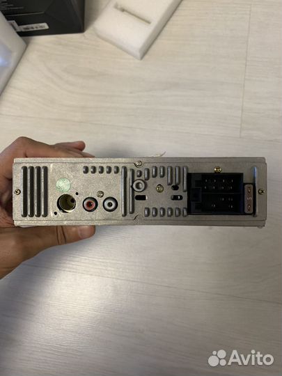 Автомагнитола Aura с Bluetooth