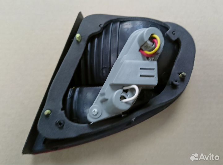 Фонарь задний левый на крышке багажника ZAZ (4 фон