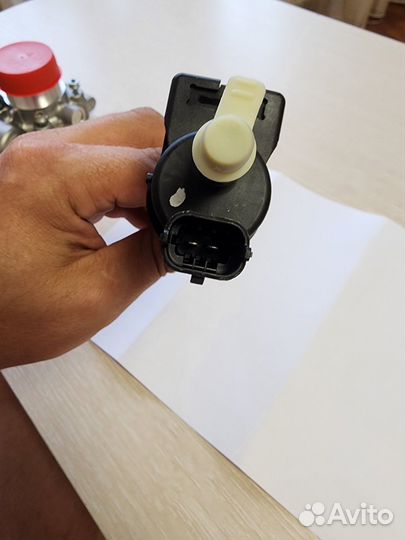 Новый клапан вентиляции бака 1,4т GM Opel