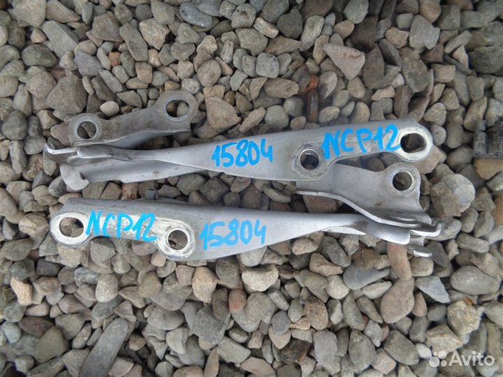 Петля капота Toyota Platz NCP12 1NZ-FE