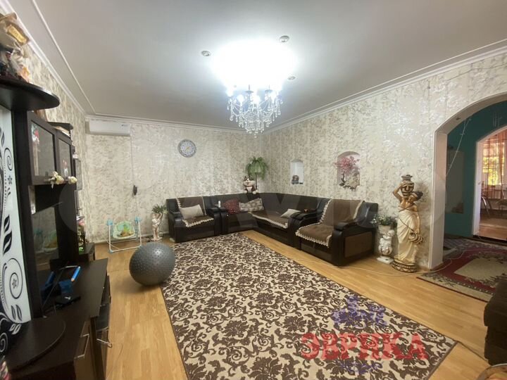 Дом 186 м² на участке 8 сот.