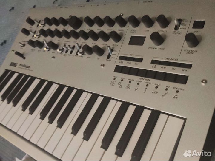 Синтезатор Korg Minilogue