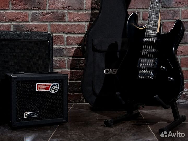 Электрогитара (аксессуар в подарок)