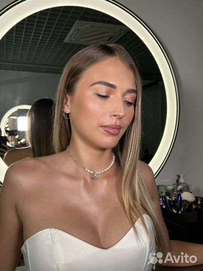 Модель на макияж