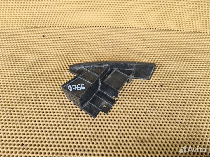 Дефлектор радиатора передний правый Infiniti Fx35