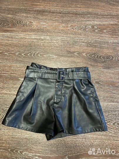 Кожаные черные шорты zara S в идеальном состоянии