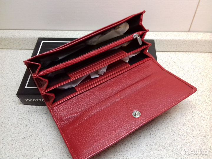 Новый кожаный кошелек