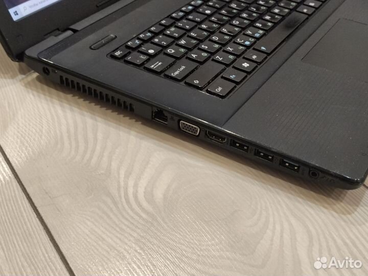 Большой Asus 17.3