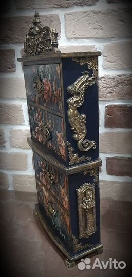 Комодик (декоративно интерьерный)