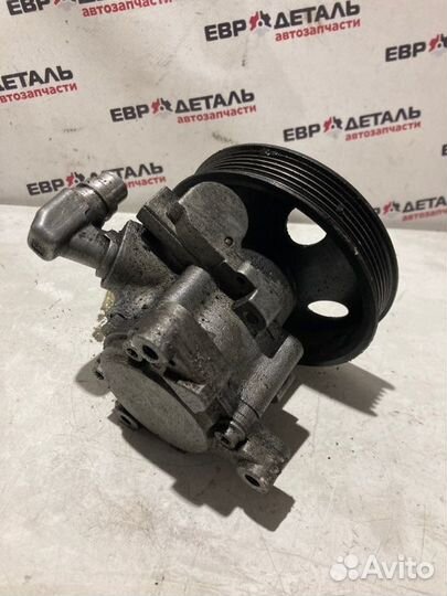 Насос гидроусилителя руля Mercedes Benz Ml350