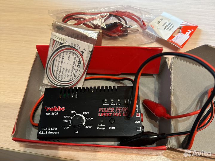 Устройство для зарядки lipolly 300 аккумуляторов