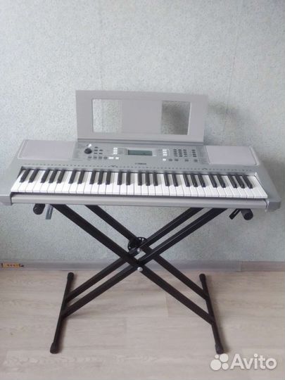 Синтезатор yamaha YPT 370 (б/у 2 года)