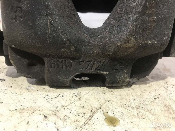 Суппорт тормозной передний левый Bmw X1 E84