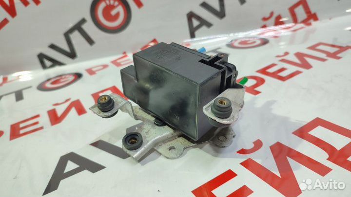 Блок клапанов пневмоподвески Volkswagen Touareg