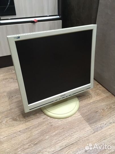 Монитор Philips 19 diagonal