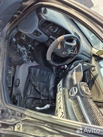 Nissan Almera 1.5 МТ, 2005, битый, 200 000 км