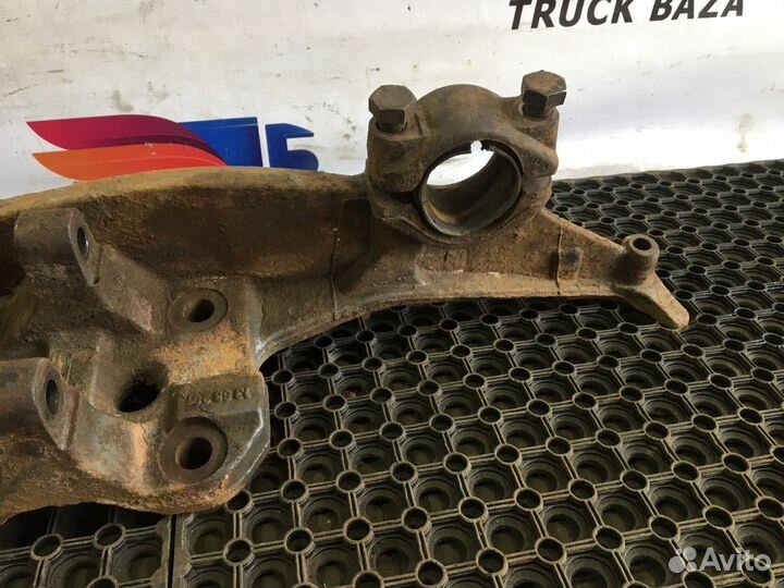 Кронштейн пневморессоры правый