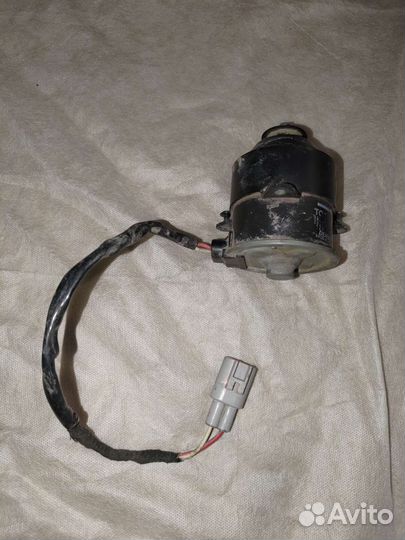 Мотор вентилятора охлаждения toyota