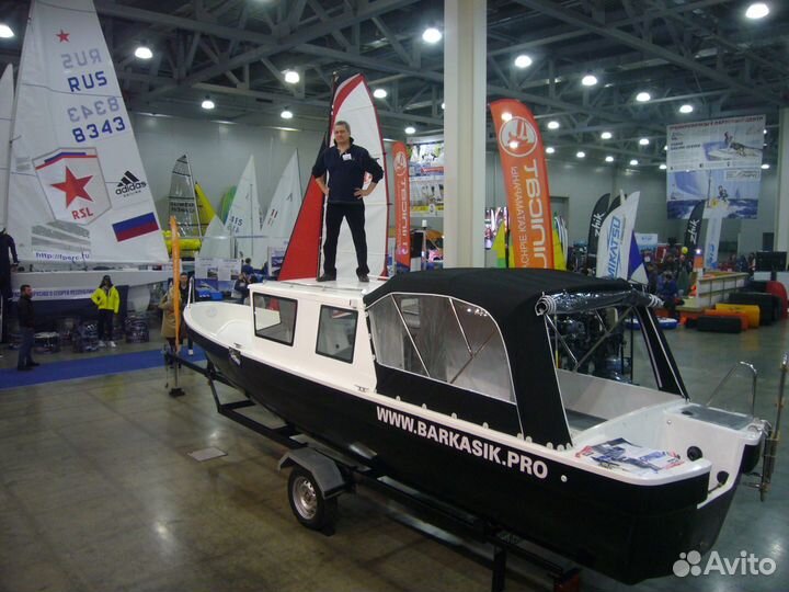 Катер каютный