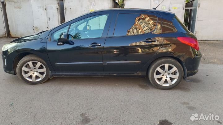 Peugeot 308 1.6 AT, 2011, 149 700 км