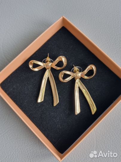 Серьги Oscar DE la Renta бантики