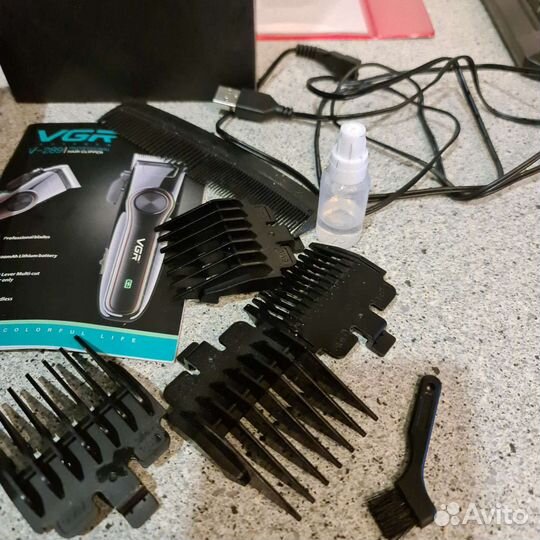 Машинка для стрижки VGR V-289