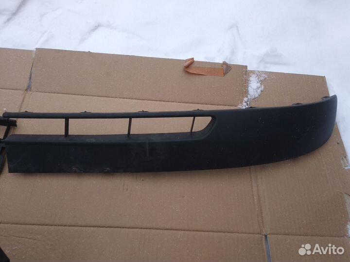 Молдинг переднего бампера Renault Kangoo 2